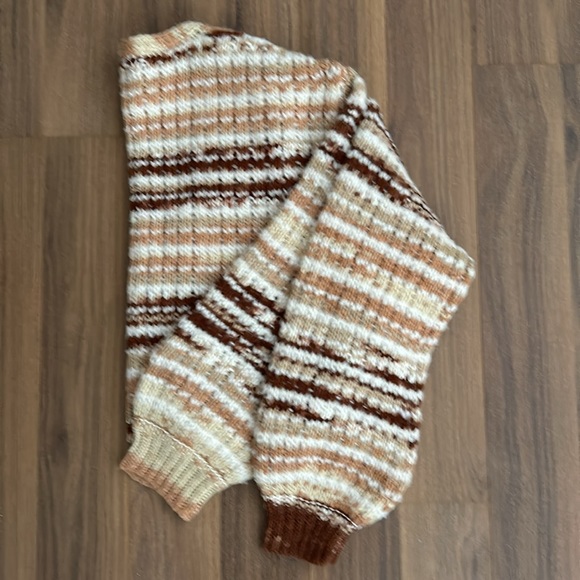 Knit bottom puff sleeve sweater - Picture 2 of 3